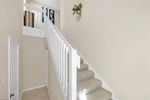 250 Robin Hood Cir, Naples, FL 34104 - Photo 7