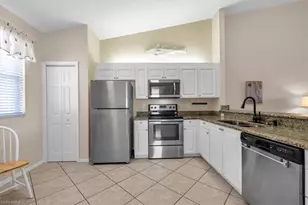 250 Robin Hood Cir, Naples, FL 34104 - Photo 17
