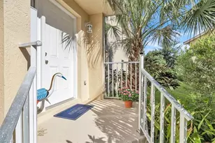 250 Robin Hood Cir, Naples, FL 34104 - Photo 5