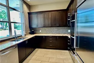 9115 Strada Pl, Naples, FL 34108 - Photo 23