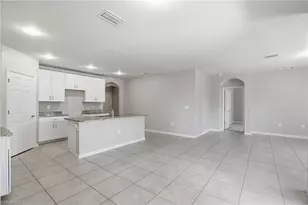 27580 Los Amigos Ln, Bonita Springs, FL 34135 - Photo 5