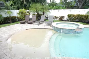 349 Sweet Bay Ln, Naples, FL 34119 - Photo 25