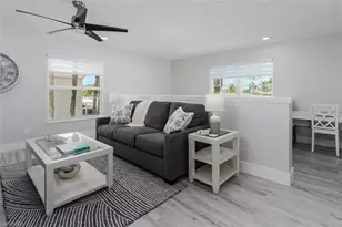 834 Gulf Pavilion Dr, Naples, FL 34108 - Photo 11