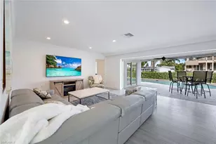 1250 Tuna Ct, Naples, FL 34102 - Photo 5