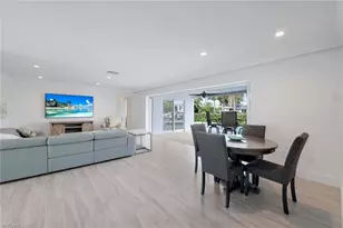 1250 Tuna Ct, Naples, FL 34102 - Photo 9