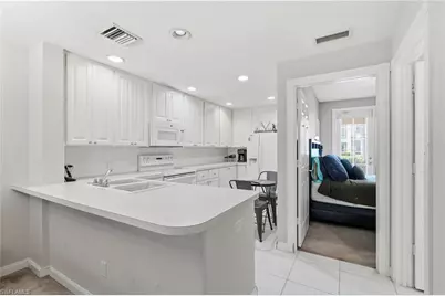 28706 Alessandria Cir, Bonita Springs, FL 34135 - Photo 9