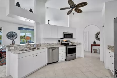 484 Crossfield Cir, Naples, FL 34104 - Photo 11