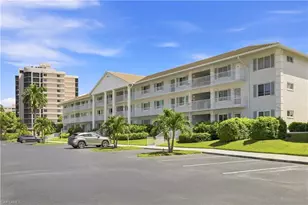 10686 Gulf Shore Dr, Naples, FL 34108 - Photo 1