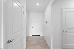 620 Oasis Lk Pl, Lehigh Acres, FL 33936 - Photo 13