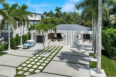 1095 Sandpiper St, Naples, FL 34102 - Photo 3