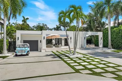 1095 Sandpiper St, Naples, FL 34102 - Photo 1