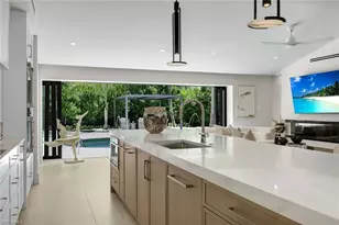 1095 Sandpiper St, Naples, FL 34102 - Photo 17