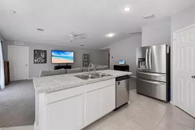 2105 NE 5th Ave, Cape Coral, FL 33909 - Photo 11
