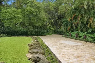2751 68th St SW, Naples, FL 34105 - Photo 5