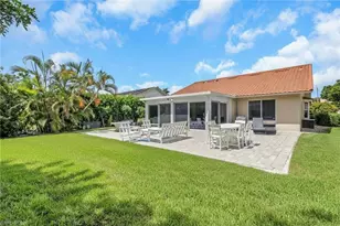 437 Fox Den Cir, Naples, FL 34104 - Photo 27