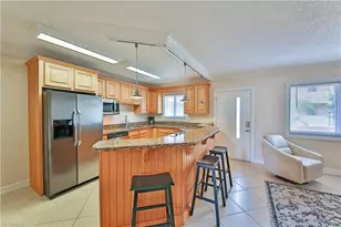1100 Gulf Shore Blvd N, Naples, FL 34102 - Photo 9