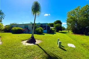 115 Calais Ct, Naples, FL 34112 - Photo 5