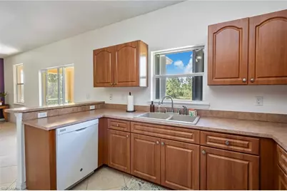 3720 52nd Ave NE, Naples, FL 34120 - Photo 7