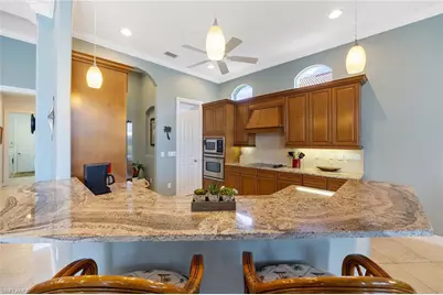8902 Shenendoah Cir, Naples, FL 34113 - Photo 9