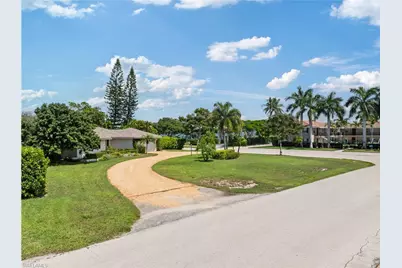 717 Rudder Rd, Naples, FL 34102 - Photo 17
