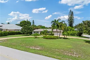 717 Rudder Rd, Naples, FL 34102 - Photo 27