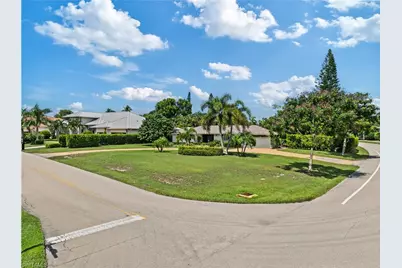 717 Rudder Rd, Naples, FL 34102 - Photo 19