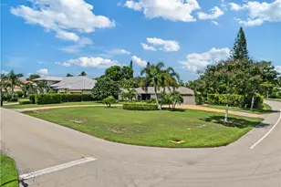 717 Rudder Rd, Naples, FL 34102 - Photo 19