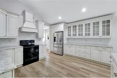 7052 Timberland Cir, Naples, FL 34109 - Photo 11
