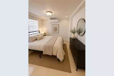 4590 E 9th Ln, Hialeah, FL 33013 - Photo 13