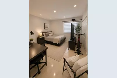 4590 E 9th Ln, Hialeah, FL 33013 - Photo 15