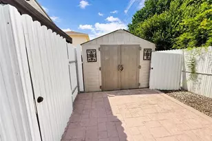 4590 E 9th Ln, Hialeah, FL 33013 - Photo 21