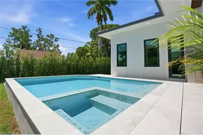 1150 8th Ter N, Naples, FL 34102 - Photo 13