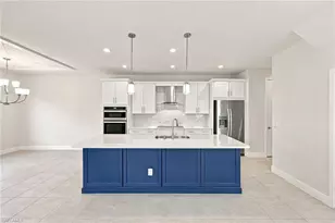 13013 Pembroke Dr, Naples, FL 34105 - Photo 9