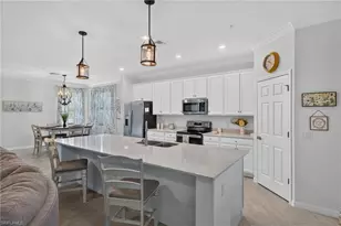 12015 Hawthorn Lake Dr, Fort Myers, FL 33913 - Photo 7
