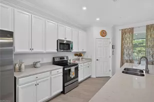 12015 Hawthorn Lake Dr, Fort Myers, FL 33913 - Photo 11