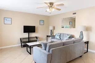 4629 Bayshore Dr, Naples, FL 34112 - Photo 5