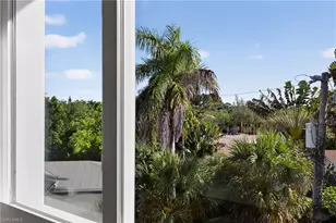 1195 Mockingbird Ln, Naples, FL 34104 - Photo 35