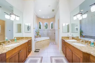 3124 Strada Bella Ct, Naples, FL 34119 - Photo 13