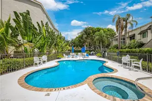 520 Club Side Dr, Naples, FL 34110 - Photo 1