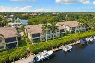 2439 Breakwater Wy, Naples, FL 34112 - Photo 35