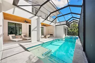 135 7th St N, Naples, FL 34102 - Photo 27
