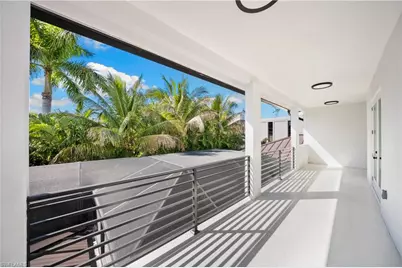 135 7th St N, Naples, FL 34102 - Photo 35