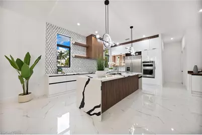 135 7th St N, Naples, FL 34102 - Photo 13