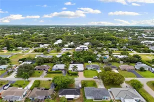 1128 Hilltop Dr, Naples, FL 34103 - Photo 27