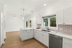 1128 Hilltop Dr, Naples, FL 34103 - Photo 9