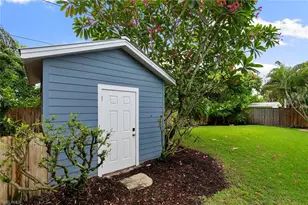 1128 Hilltop Dr, Naples, FL 34103 - Photo 25