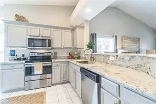 752 Wiggins Lake Dr, Naples, FL 34110 - Photo 13