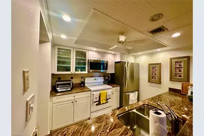 555 Park Shore Dr #B403, Naples, FL 34103 - Photo 7