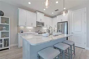 2555 Seychelles Dr, Naples, FL 34112 - Photo 11