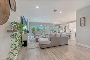 2555 Seychelles Dr, Naples, FL 34112 - Photo 5